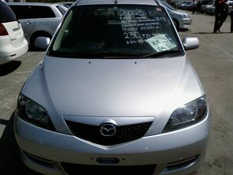 2003 Mazda Demio Pictures