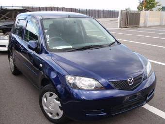 2003 Mazda Demio Photos