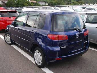2003 Mazda Demio Photos