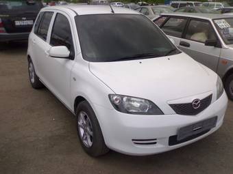 2003 Mazda Demio Pictures