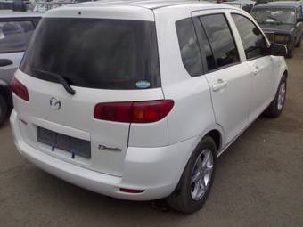 2003 Mazda Demio Pictures