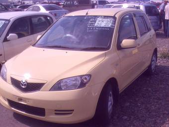 2003 Mazda Demio Pictures