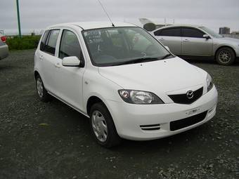 2003 Mazda Demio Pictures