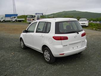 2003 Mazda Demio Pics