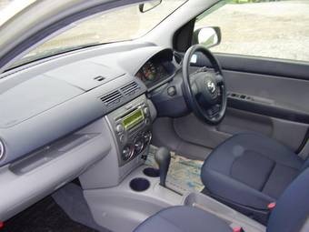 2003 Mazda Demio Pictures