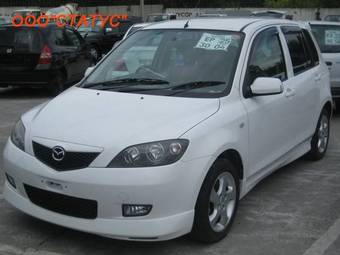 2003 Mazda Demio Pics