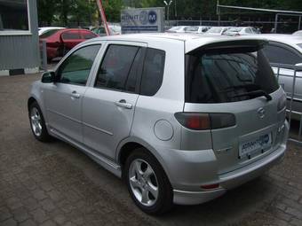 2003 Mazda Demio Pictures