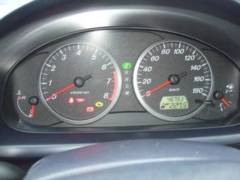 2003 Mazda Demio Photos