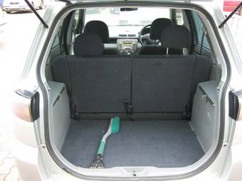 2003 Mazda Demio Pictures