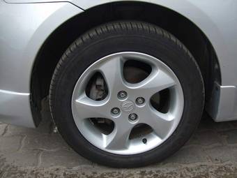 2003 Mazda Demio Photos