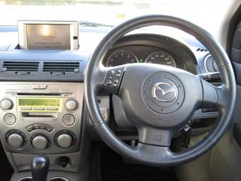 2003 Mazda Demio Photos