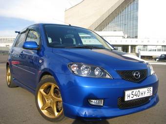 2003 Mazda Demio Pictures