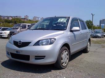 2003 Mazda Demio Pictures