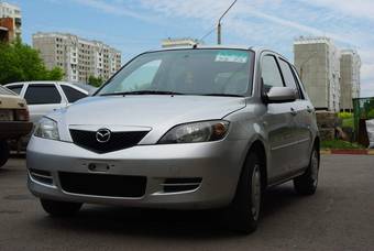 2003 Mazda Demio Photos