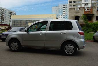 2003 Mazda Demio Photos