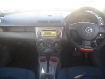 2003 Mazda Demio Pictures