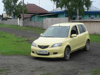 2003 Mazda Demio Pictures