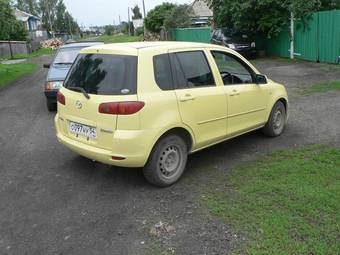 2003 Mazda Demio Photos