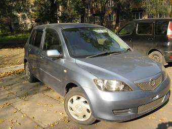 2003 Mazda Demio Photos