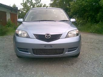 2003 Mazda Demio Photos