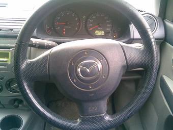 2003 Mazda Demio Photos