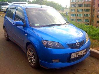 2003 Mazda Demio Photos