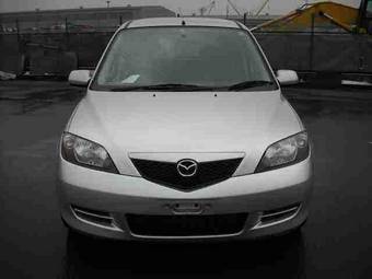 2003 Mazda Demio Photos