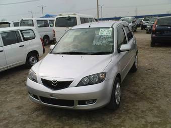 2003 Mazda Demio Photos