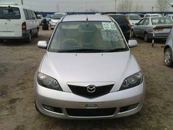 2003 Mazda Demio Pictures