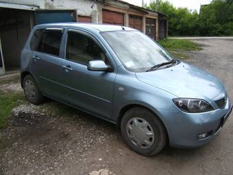 2003 Mazda Demio Photos