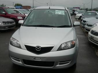2003 Mazda Demio Pictures