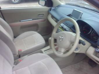 2003 Mazda Demio Pictures