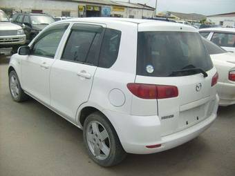 2003 Mazda Demio Photos