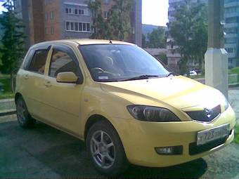 2003 Mazda Demio Photos