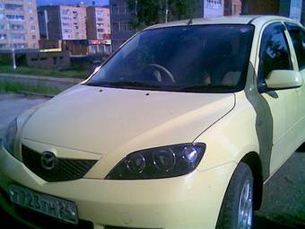 2003 Mazda Demio Photos