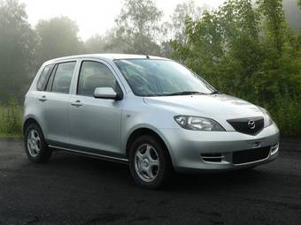 2003 Mazda Demio Pictures