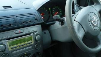 2003 Mazda Demio Photos