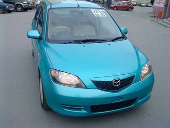 2003 Mazda Demio Photos