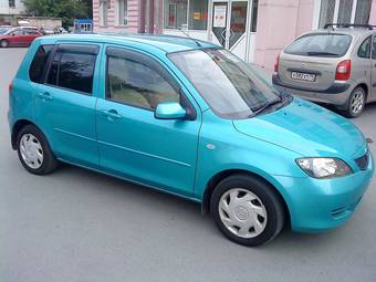 2003 Mazda Demio Pictures