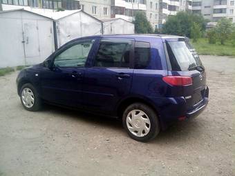2003 Mazda Demio Photos
