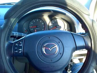 2003 Mazda Demio Photos