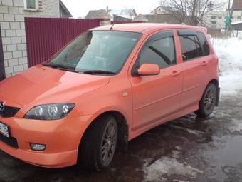 2003 Mazda Demio Photos