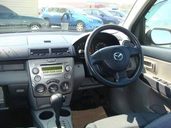 2003 Mazda Demio Pics