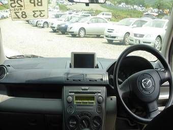 2003 Mazda Demio Pictures