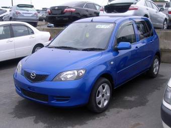 2003 Mazda Demio Pictures