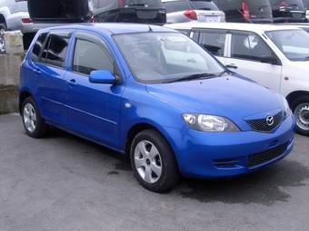 2003 Mazda Demio Pics