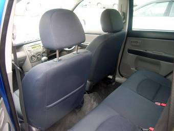 2003 Mazda Demio Photos