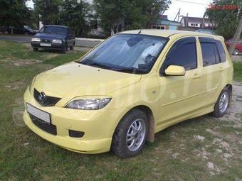 2003 Mazda Demio Photos