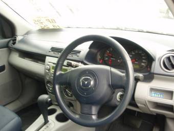 2003 Mazda Demio Images
