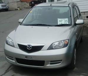2003 Mazda Demio Pictures